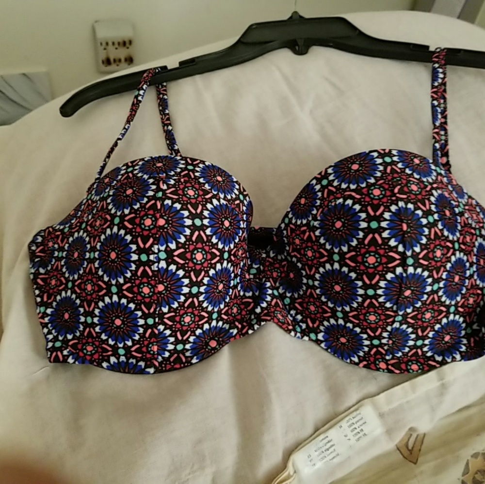 LARGE NEW W/O TAGS NEVER WORN BRA TOP